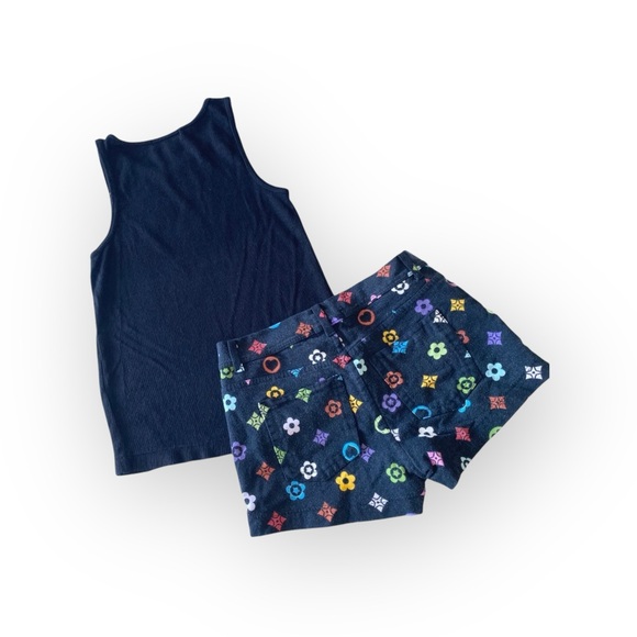 Flowers by Zoe ❉ Handbag Print Shorts ❉ Black with Multi Color Logo Print ❉ 6X 6 - Picture 3 of 14